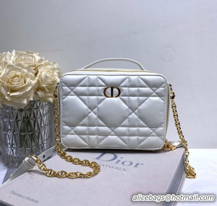 Pretty Style DIOR CARO BOX BAG WITH CHAIN Latte Quilted Macrocannage Calfskin S5140UNG white