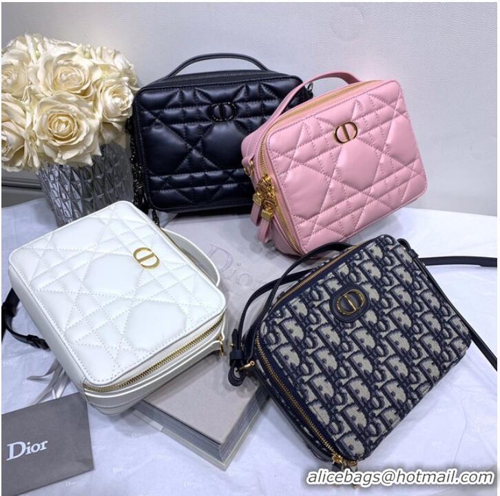 Pretty Style DIOR CARO BOX BAG WITH CHAIN Latte Quilted Macrocannage Calfskin S5140UNG white