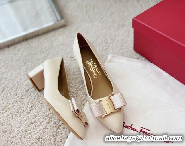 Best Grade Salvatore Ferragamo Alice Vara Bow Point Pumps 5.5cm White 101172