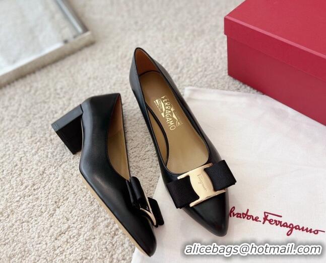 Pretty Style Salvatore Ferragamo Alice Vara Bow Point Pumps 5.5cm Black 2101174