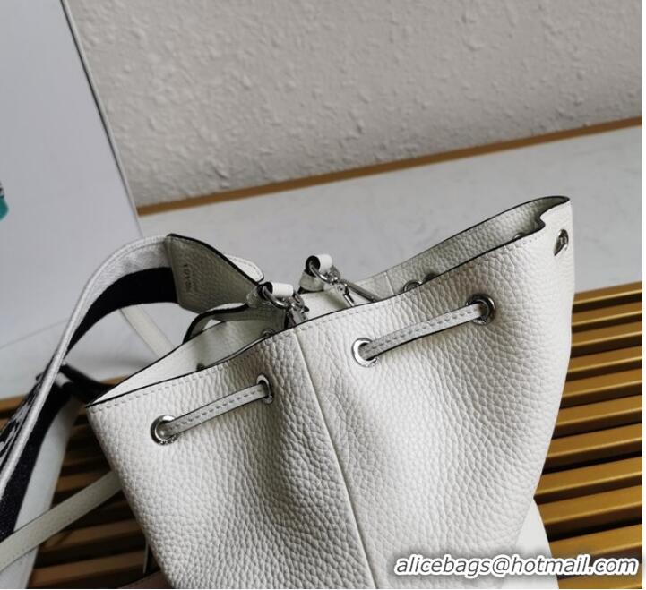 Big Discount Prada leather Shoulder Bag 1BE060 white