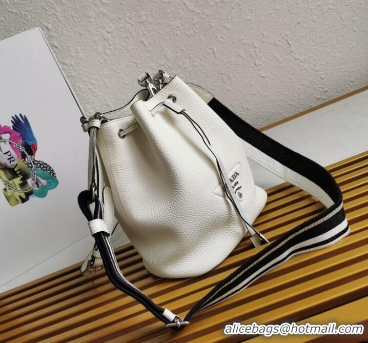 Big Discount Prada leather Shoulder Bag 1BE060 white