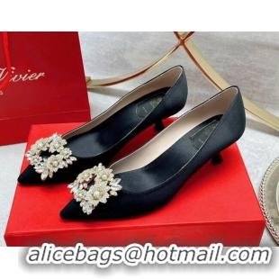 Stylish Roger Vivier RV Bouquet Crystal Pearl Buckle Pumps in Silk 4.5cm Black 101140