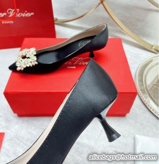 Stylish Roger Vivier RV Bouquet Crystal Pearl Buckle Pumps in Silk 4.5cm Black 101140