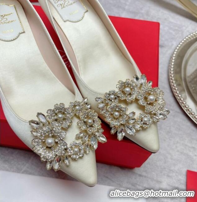 Top Design Roger Vivier RV Bouquet Crystal Pearl Buckle Pumps in Silk 4.5cm White 101144