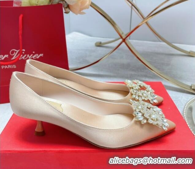 Luxury Discount Roger Vivier RV Bouquet Crystal Pearl Buckle Pumps in Silk 4.5cm Nude 101147