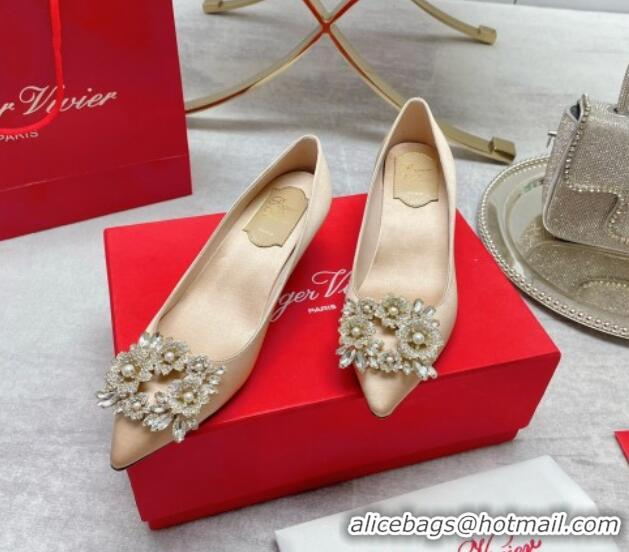 Luxury Discount Roger Vivier RV Bouquet Crystal Pearl Buckle Pumps in Silk 4.5cm Nude 101147