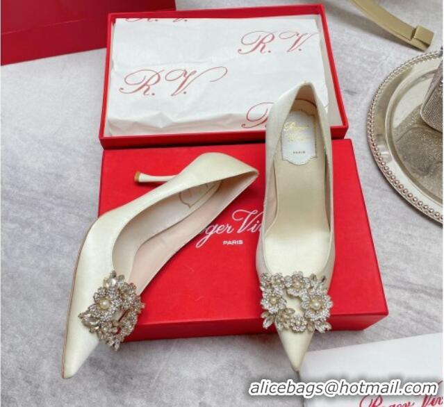 Best Price Roger Vivier RV Bouquet Crystal Pearl Buckle Pumps in Silk 8.5cm White 101145