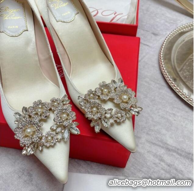 Best Price Roger Vivier RV Bouquet Crystal Pearl Buckle Pumps in Silk 8.5cm White 101145