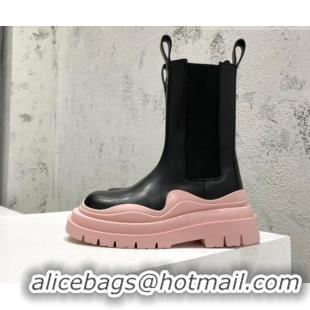 Classic Hot Bottega Veneta Tire Calfskin Short Chelsea Boot Black/Pink 2072122