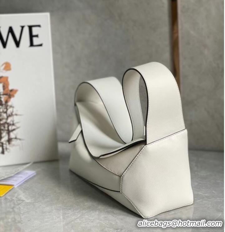 Famous Brand Loewe Original Leather Bag LE10188 white