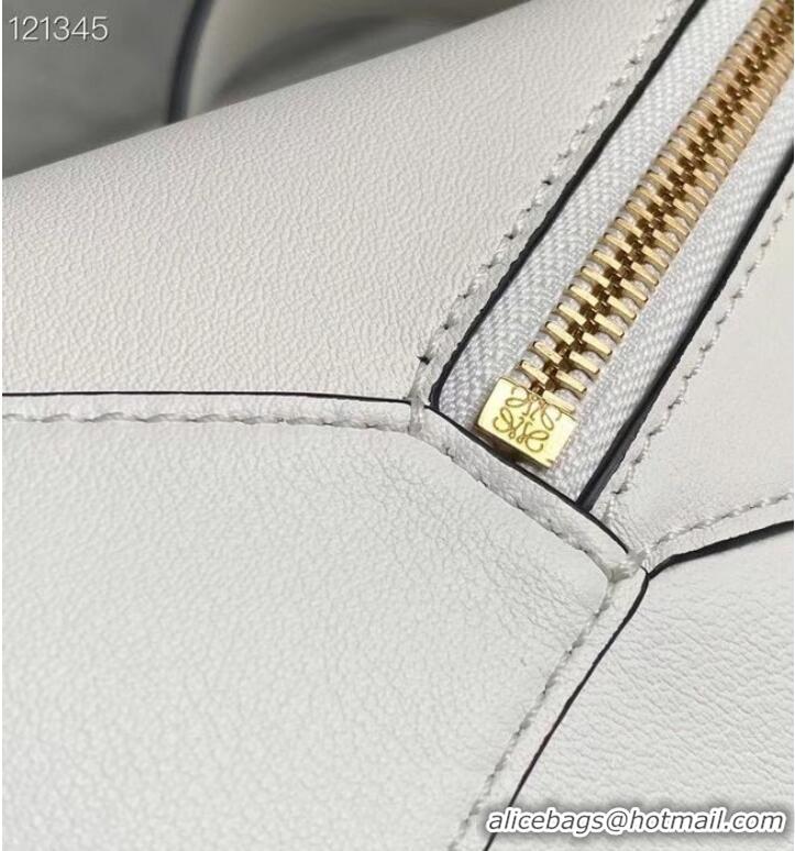 Famous Brand Loewe Original Leather Bag LE10188 white