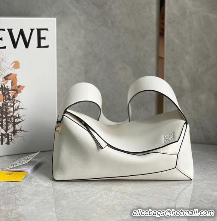 Famous Brand Loewe Original Leather Bag LE10188 white