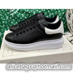 Stylish Alexander McQueen Oversized Sneakers in Silky Calfskin Black/White 072344