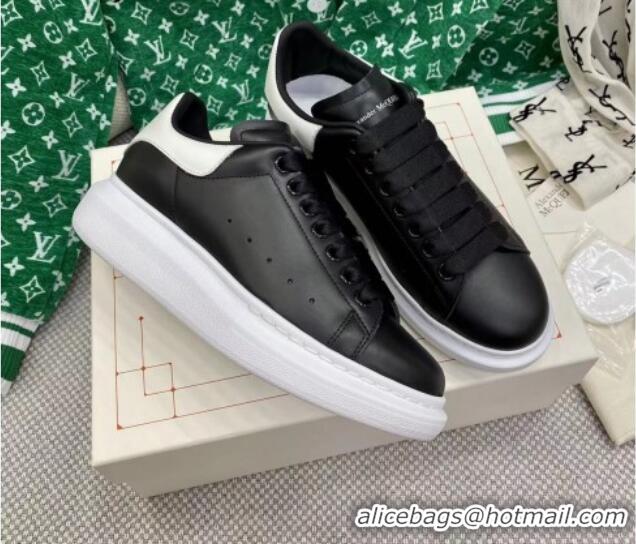 Stylish Alexander McQueen Oversized Sneakers in Silky Calfskin Black/White 072344