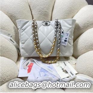 Famous Brand CHANEL 19 SHOPPING BAG 3660 white