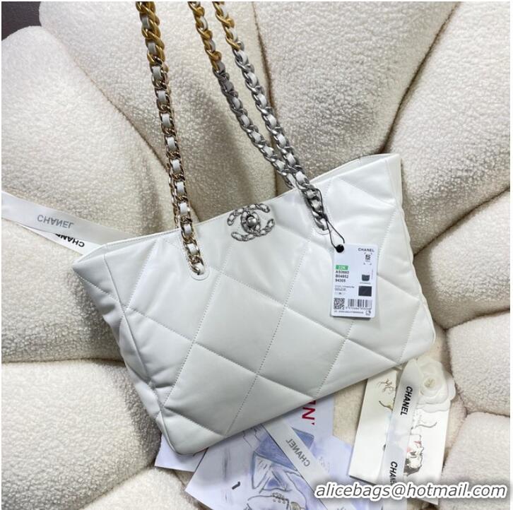 Famous Brand CHANEL 19 SHOPPING BAG 3660 white