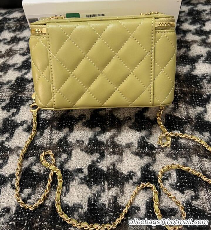 Unique Style CHANEL VANITY WITH CHAIN 68105 green