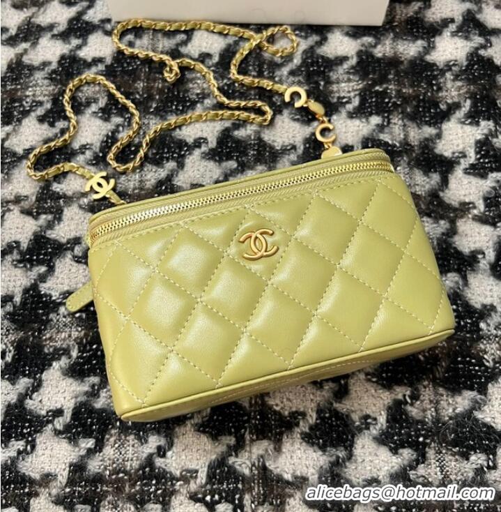 Unique Style CHANEL VANITY WITH CHAIN 68105 green