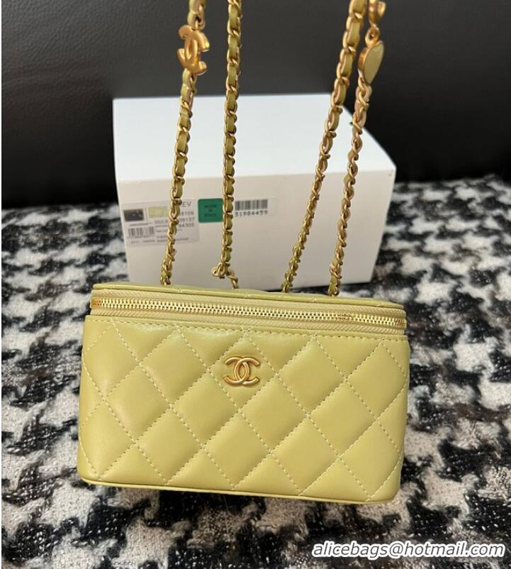 Unique Style CHANEL VANITY WITH CHAIN 68105 green