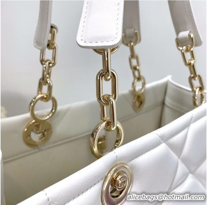 Pretty Style MEDIUM DIOR ESSENTIAL TOTE BAG Calfskin M8721 WHITE