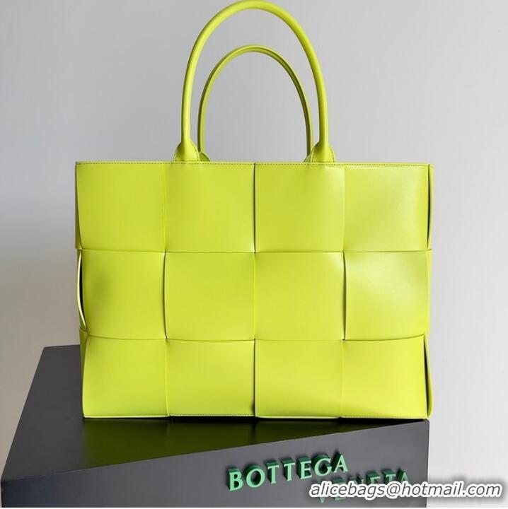 Wholesale Bottega Veneta ARCO TOTE Large intrecciato grained leather tote bag 652868 yellow