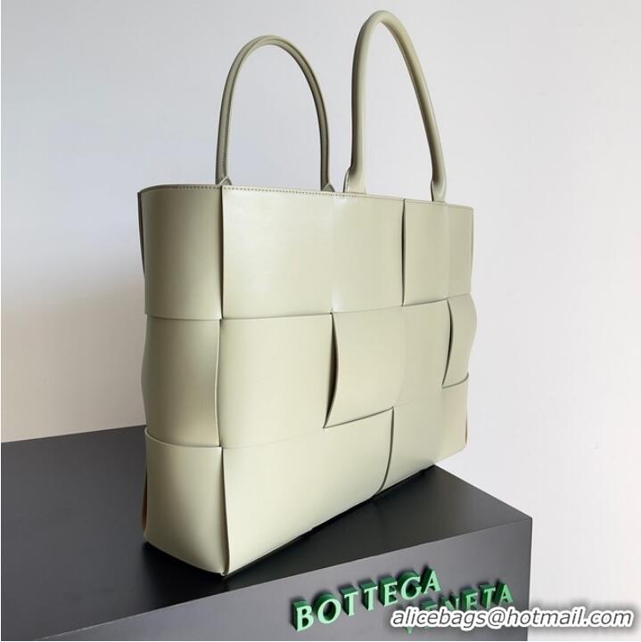 Spot Bulk Bottega Veneta ARCO TOTE Large intrecciato grained leather tote bag 652868 light gray