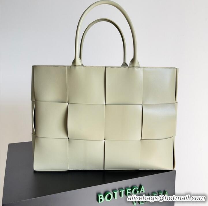 Spot Bulk Bottega Veneta ARCO TOTE Large intrecciato grained leather tote bag 652868 light gray