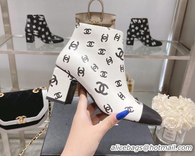 Trendy Design Chanel CC Print Leather Ankle Boots 6.5cm White 082438