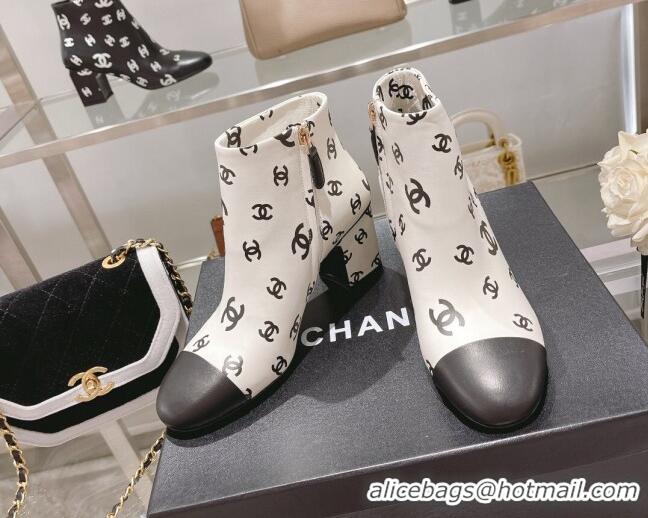 Trendy Design Chanel CC Print Leather Ankle Boots 6.5cm White 082438