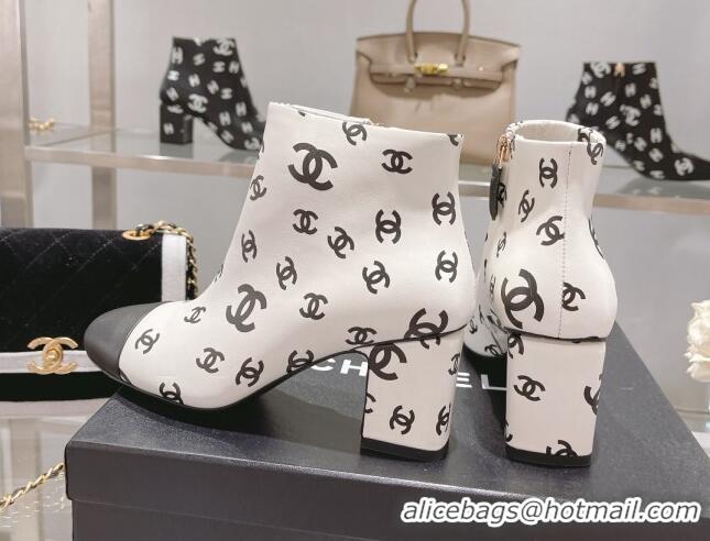 Trendy Design Chanel CC Print Leather Ankle Boots 6.5cm White 082438