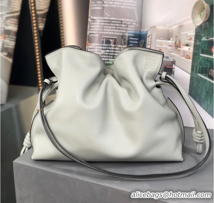 Famous Brand Loewe Lucky Bags Leather LE0556 cream