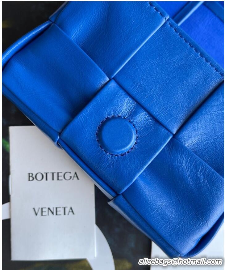 Well Crafted Bottega Veneta Candy Cassette 666688 Electrooptic blue