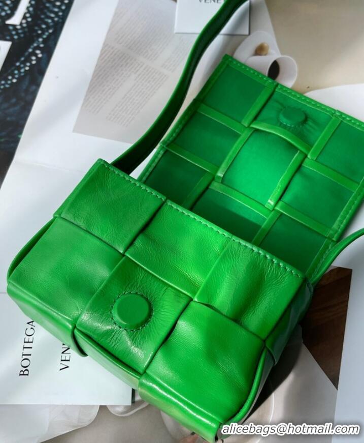 Good Product Bottega Veneta Candy Cassette A666688 Electrooptic green