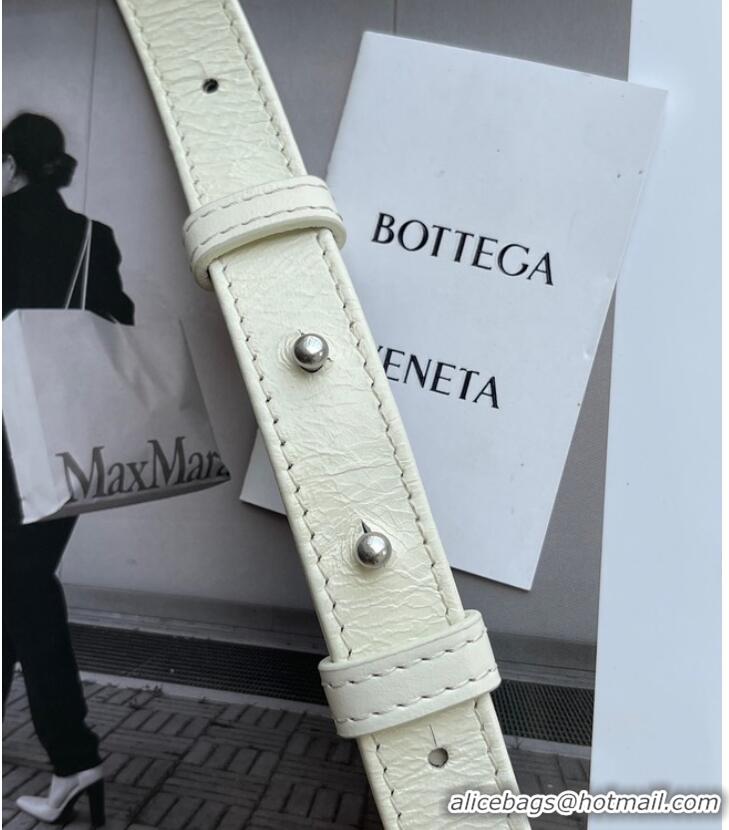 Good Product Bottega Veneta Candy Cassette A666688 cream