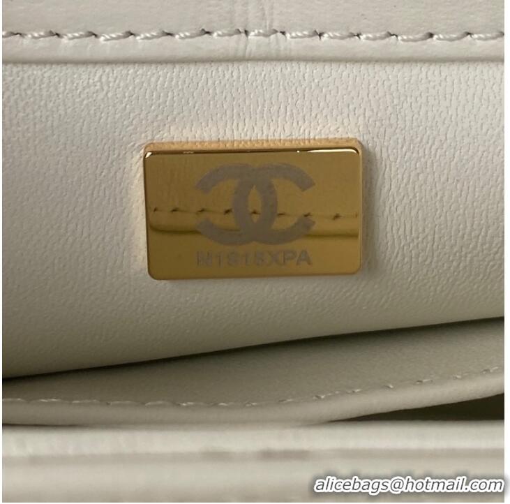 Trendy Design CHANEL SMALL FLAP BAG & Gold-Tone Metal AS3498 white