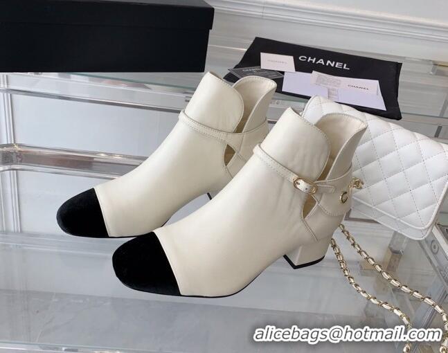 Unique Style Chanel Lambskin Ankle Boots with CHANEL Back White 082505