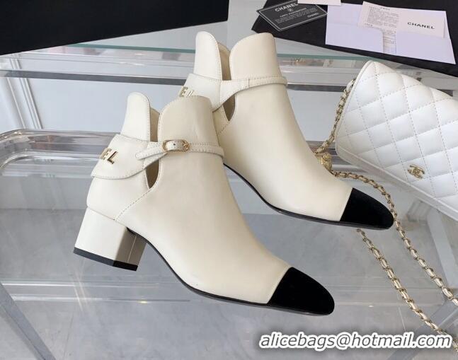 Unique Style Chanel Lambskin Ankle Boots with CHANEL Back White 082505