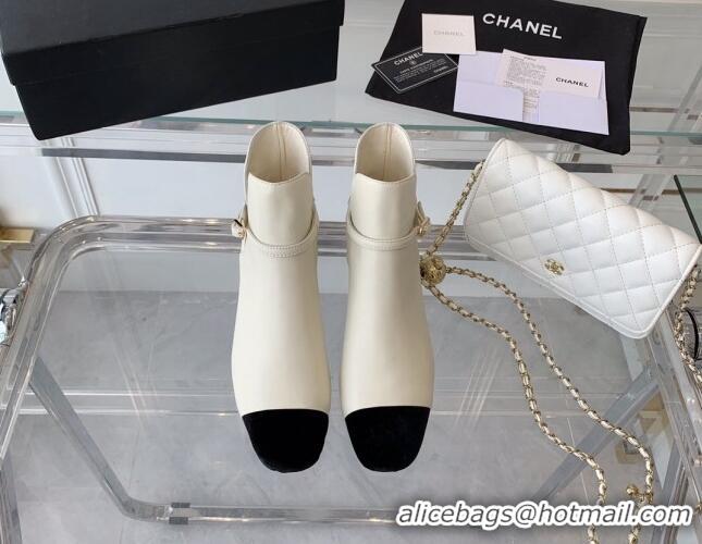 Unique Style Chanel Lambskin Ankle Boots with CHANEL Back White 082505