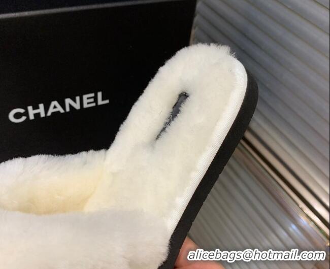 Stylish Chanel Wool Suede Flat Slide Sandals with Metal CC White 082732