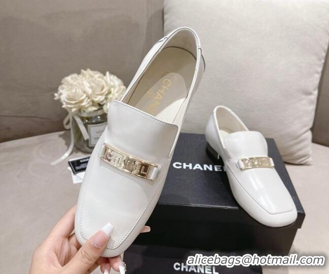 Good Looking Chanel Calfskin Loafers with CHANEL Metal White 082736