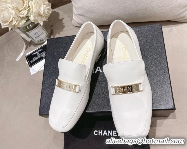 Good Looking Chanel Calfskin Loafers with CHANEL Metal White 082736