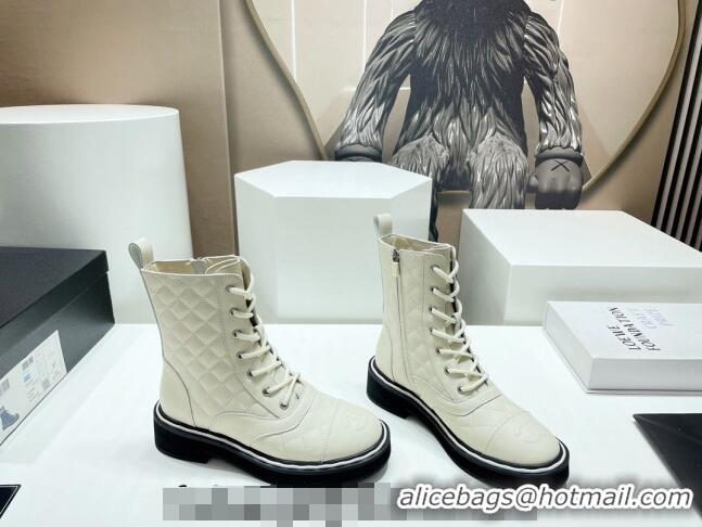 Sumptuous Chanel Quilted Leather Lace-up Ankle Boots White 090829