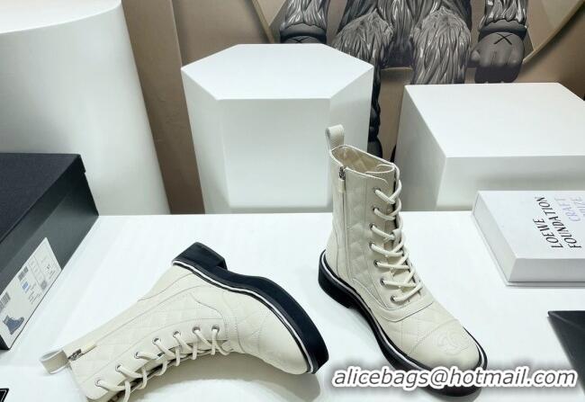 Sumptuous Chanel Quilted Leather Lace-up Ankle Boots White 090829