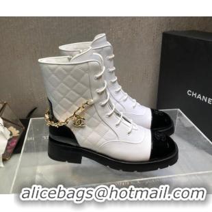 Purchase Chanel Quilted Calfskin Ankle Boots with Chain White 092112