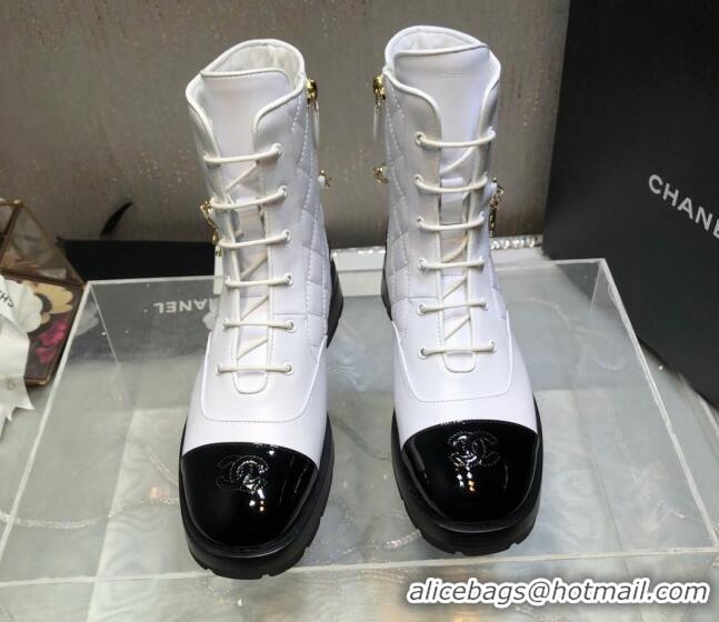 Purchase Chanel Quilted Calfskin Ankle Boots with Chain White 092112