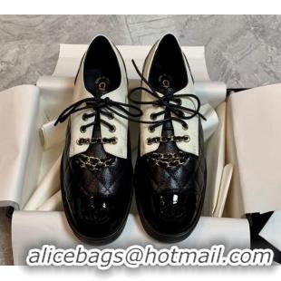 Popular Style Chanel Calfskin Lace-ups Flat with Chain White 1012106