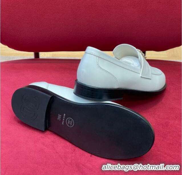 Best Product Chanel Shiny Calfskin and Suede Loafers G39606 White