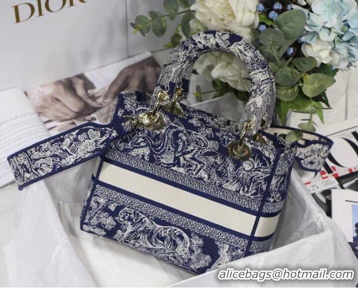 Promotional Dior MEDIUM LADY D-LITE BAG Blue Toile de Jouy Reverse Embroidery M0565