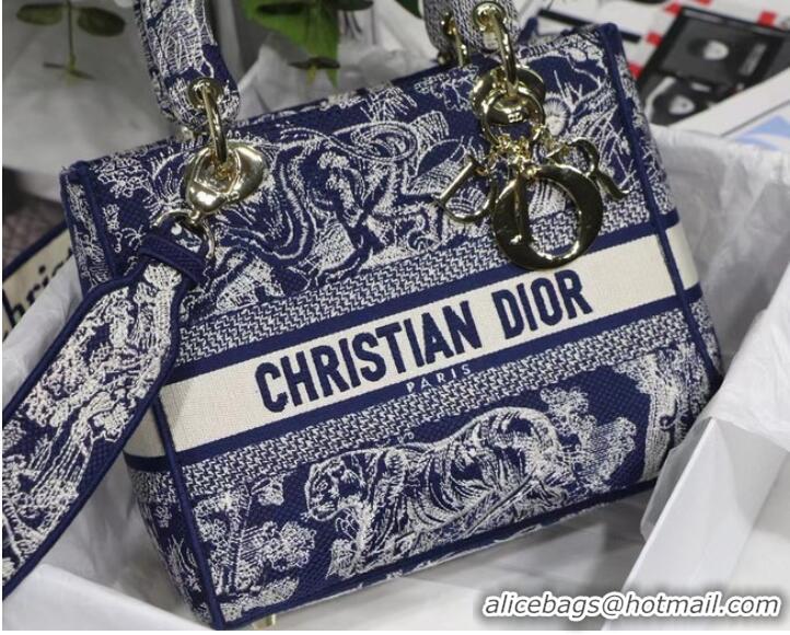 Promotional Dior MEDIUM LADY D-LITE BAG Blue Toile de Jouy Reverse Embroidery M0565